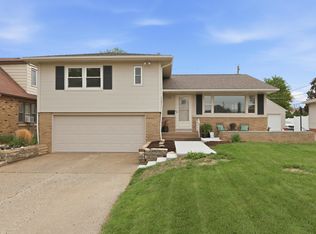 2528 28th St, Moline, IL 61265
