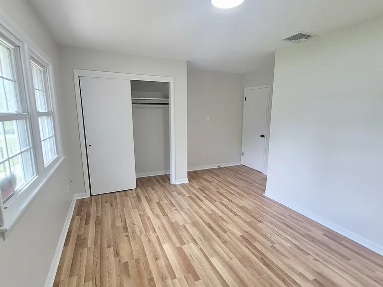 200 Wellview Dr — Photo 16