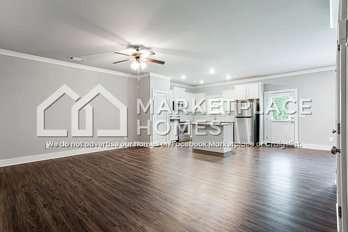 3 bed, 2.5 bath, 1807 sqft, $1,975 — Photo 4