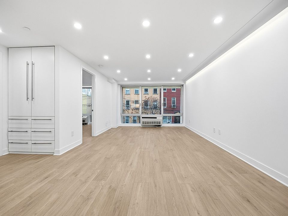 1st image of 184 Eagle St APT 2C
