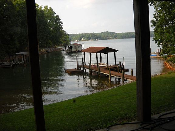 3rd image of 15 Merriman Ln