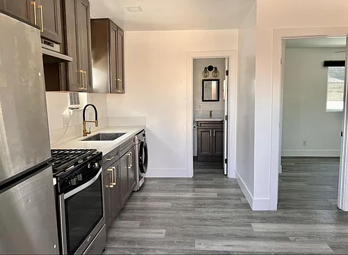 358 Gavin St Photo 1