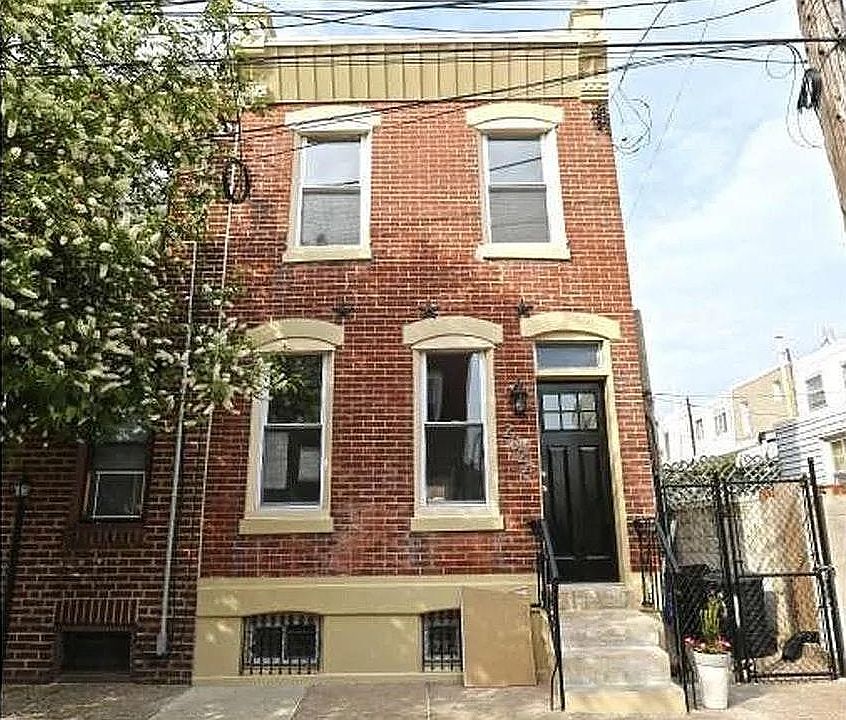 1st image of 2324 E Hazzard St