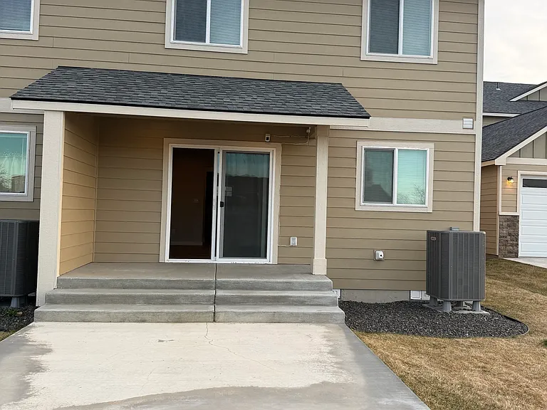 911 W Ted Yao Way #A — Photo 4