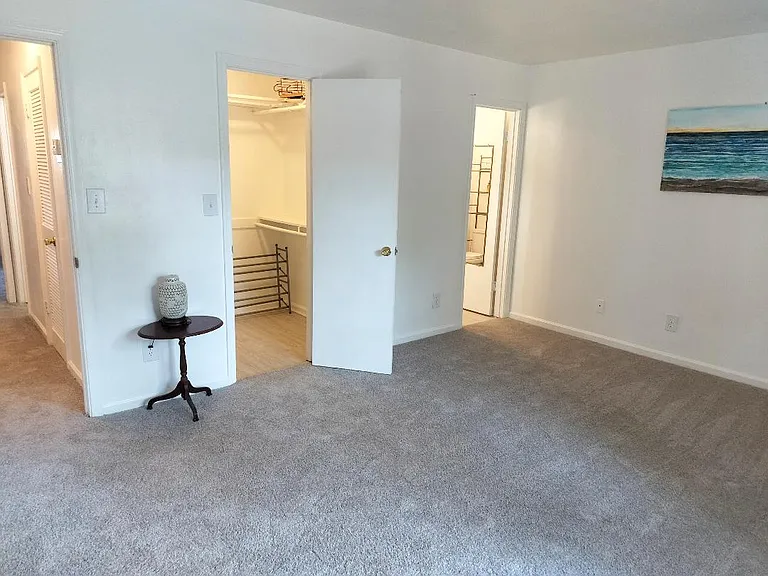500 Barberton Dr — Photo 23