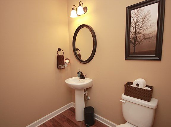 5th image of 109 East Lake Dr