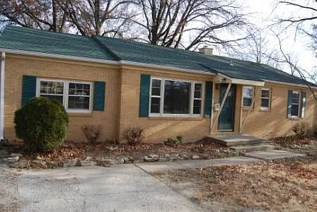 1512 SW Highway Ln Photo 1