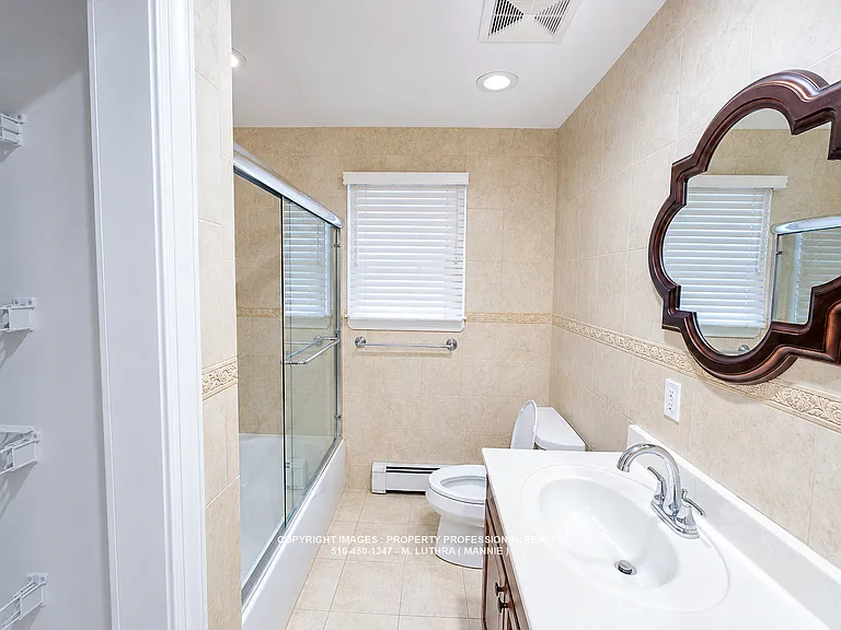 2ND FL - MAIN COMMON BATHROOM - DOUBLE VANITY