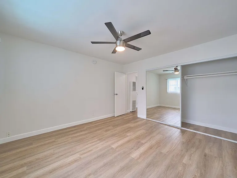 Whitsett 6335 — Photo 20