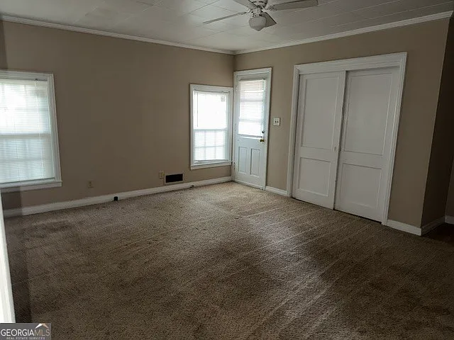 410 Park Ave — Photo 10