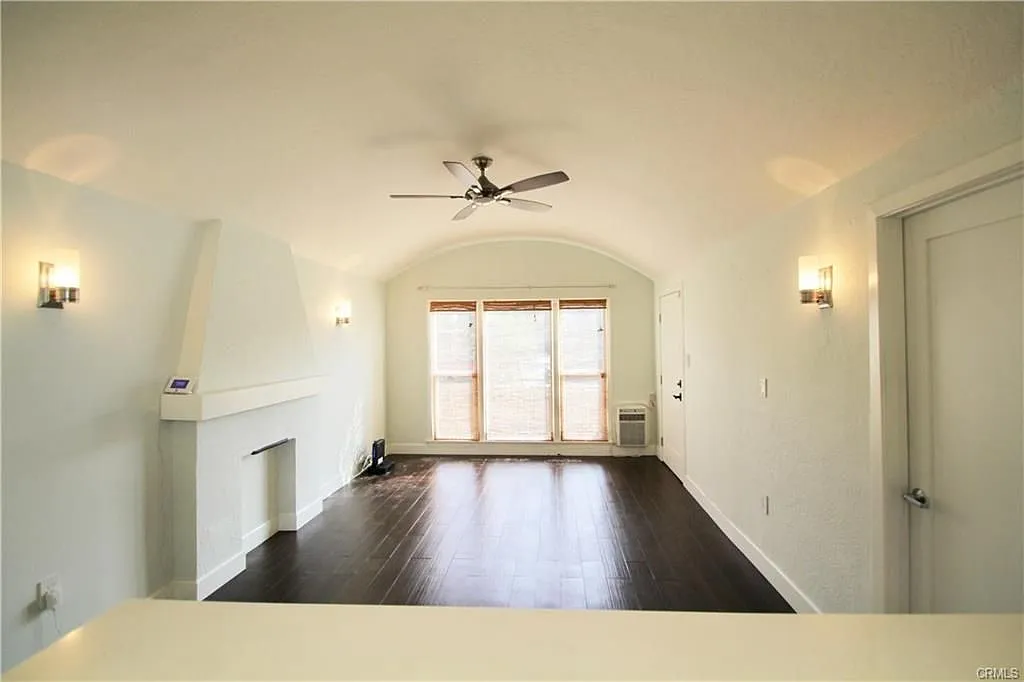 2 bed, 1.0 bath, 814 sqft, $2,750 — Photo 4