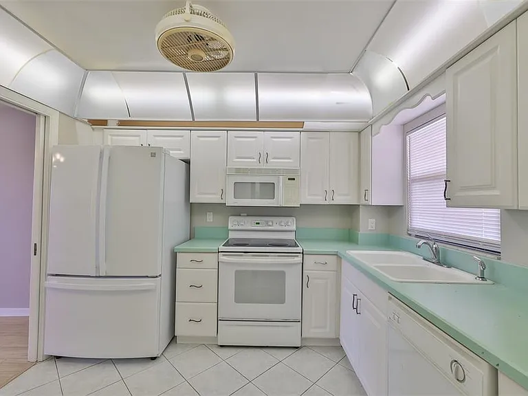 1270 Gulf Blvd #1706 — Photo 6