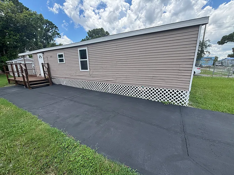 415 Leslie Dr — Photo 16