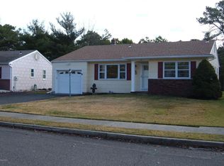48 Fairfield Rd, Toms River, NJ 08757