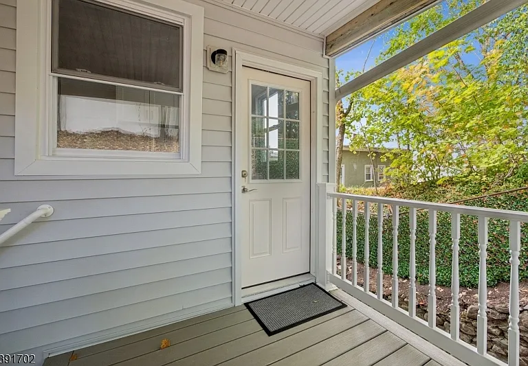 915 Main St #2R — Photo 16
