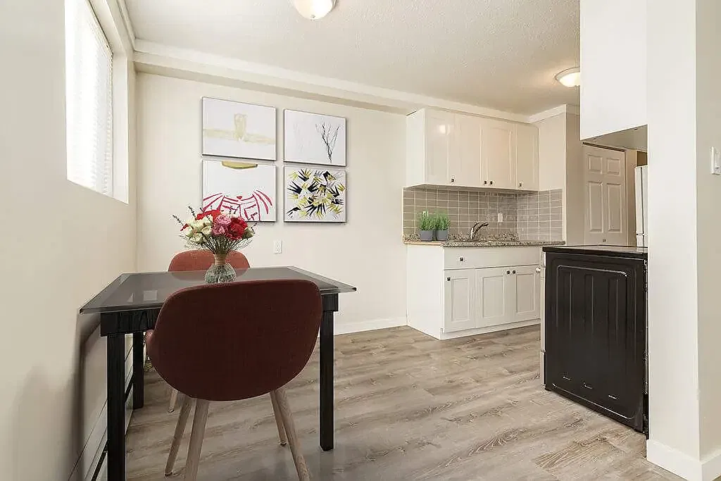 Kelly Apartments — Photo 2