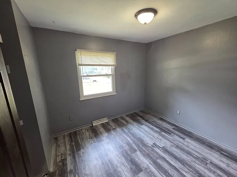 2401 Eastlawn St — Photo 12