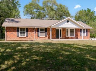 39708 White Rd, Oak Grove, MO 64075