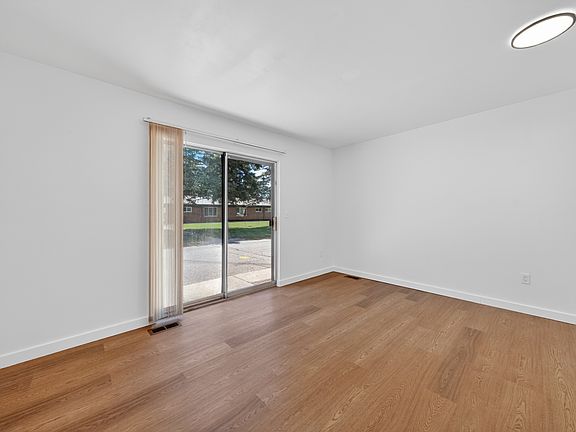 1 Bedroom / 1 Bath - Bedroom