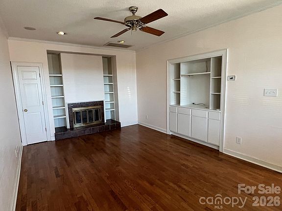 4th image of 308 N Green St APT 5