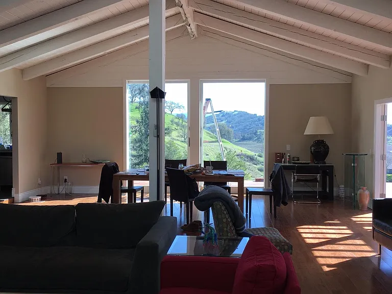 800 Sanel Dr — Photo 3