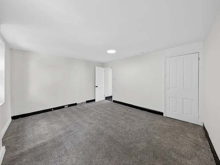 835 N Spruce St — Photo 15