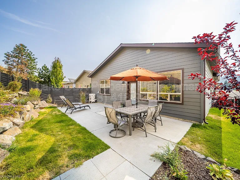 3343 N Rosalia Rd — Photo 30