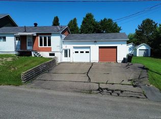630 Burpee Ave, Grand Falls, NB E3Z 2L3