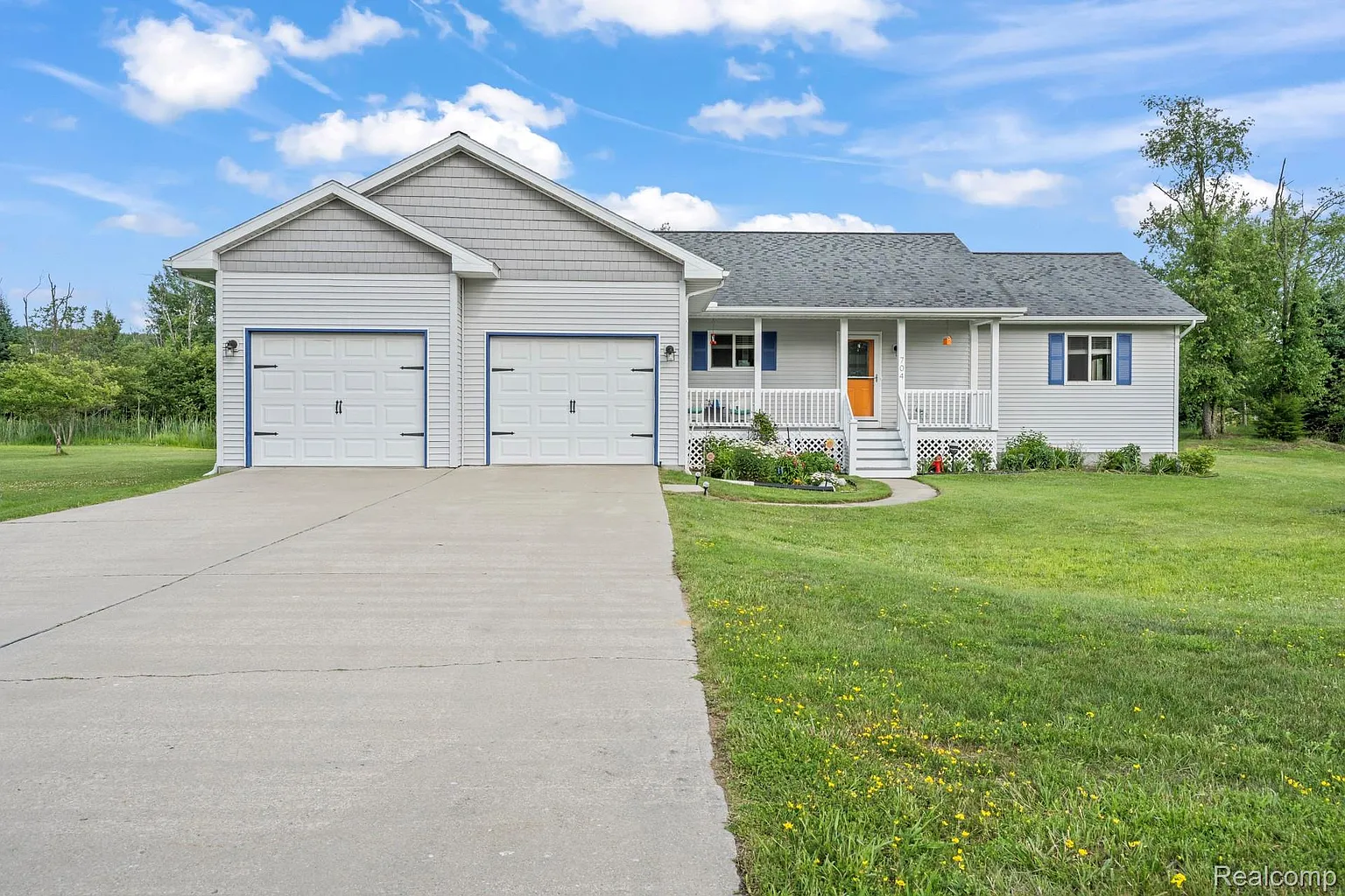 704 Manning Ln photo 1