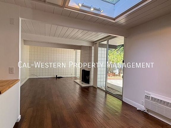 4th image of 1156 Pomeroy Ave