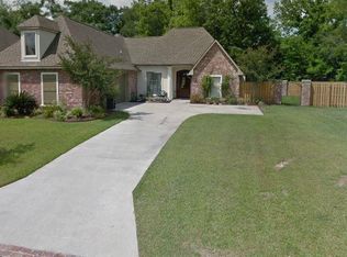 12471 Oak Alley Dr, Geismar, LA 70734