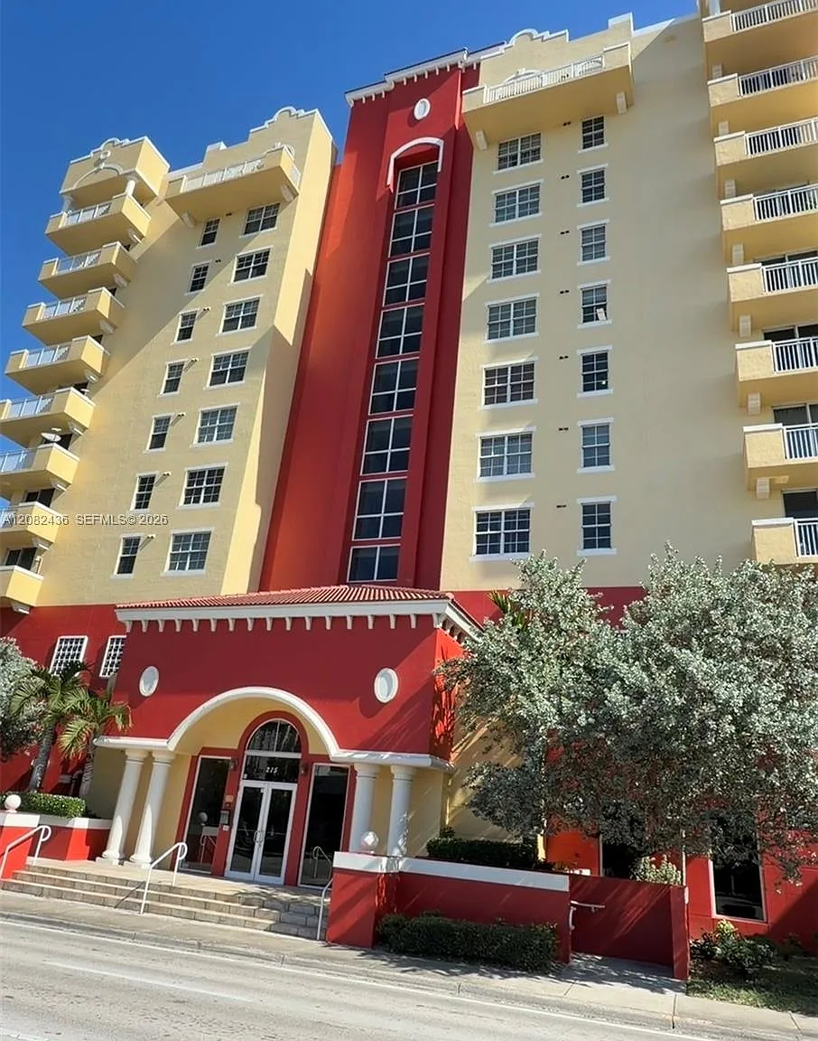 Lejeune Plaza Condo — Photo 1
