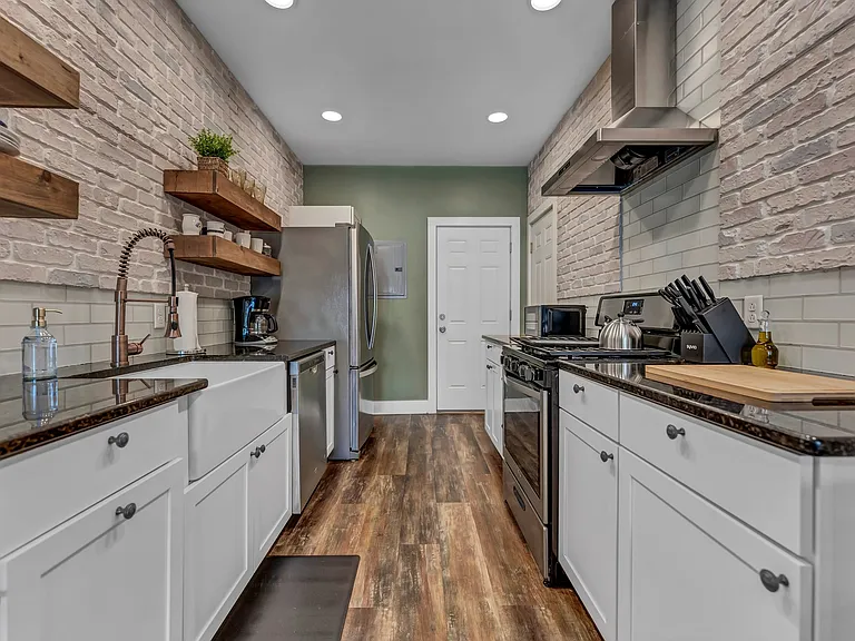 4865 Main St — Photo 21