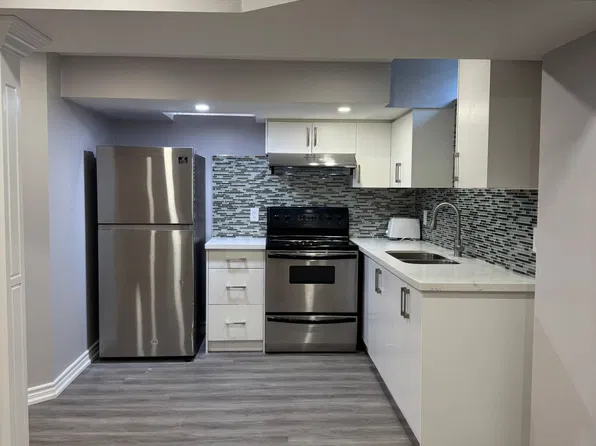 39 Wood Rim Dr #Basement, Richmond Hill, ON L4E 4S2
