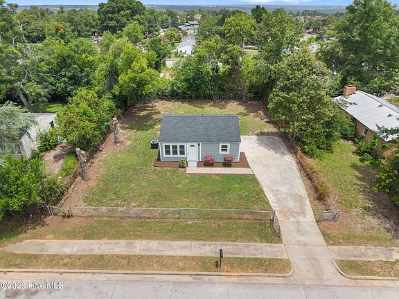 4th image of 3042 Collier Road