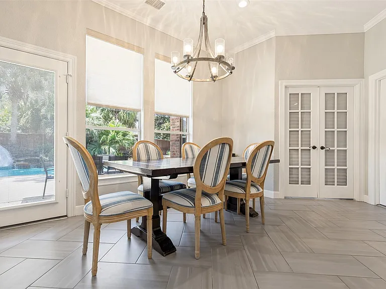 6011 Shady Alcove Ct — Photo 16