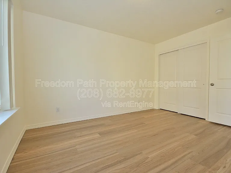 7830 N Mather Ct — Photo 23