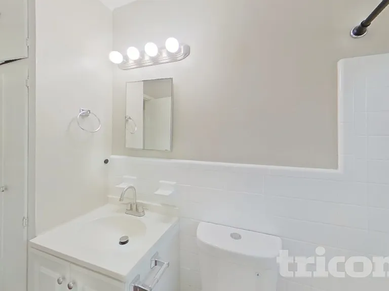 1604 Clark St — Photo 11