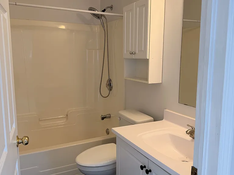 239 Stiver St #B — Photo 11
