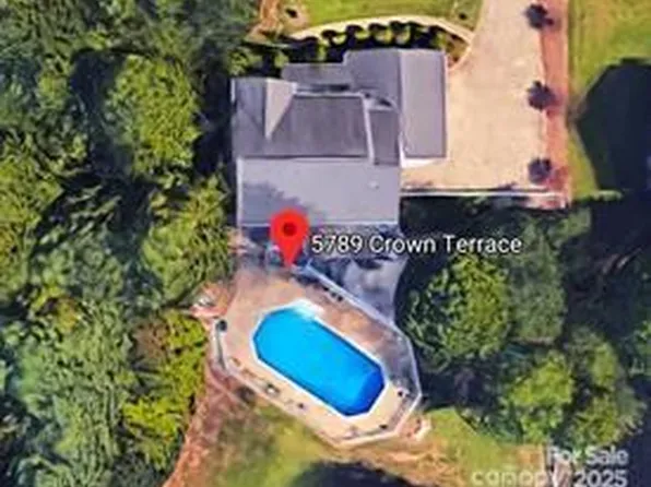 5789 Crown Ter, Hickory, NC 28601