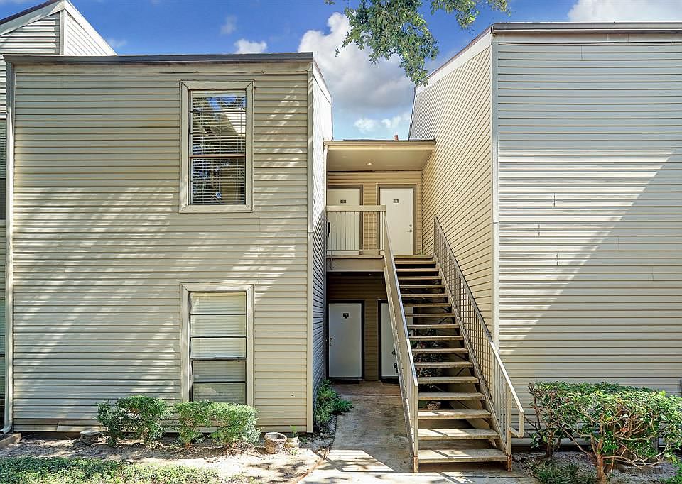 1st image of 9707 Richmond Ave APT 72