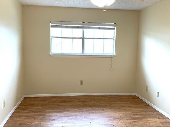5th image of 2602 Penny Ln APT 208