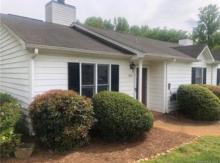 5901 Crape Myrtle Ln, Charlotte, NC 28216