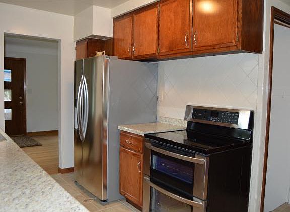4th image of 1742 6th St E