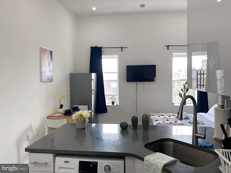 1725 Bainbridge St #3F — Photo 16