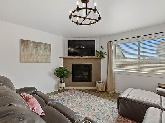 5th image of 702 Halfpipe St Unit D