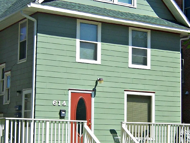 614 S Clinton St #3 — Photo 1