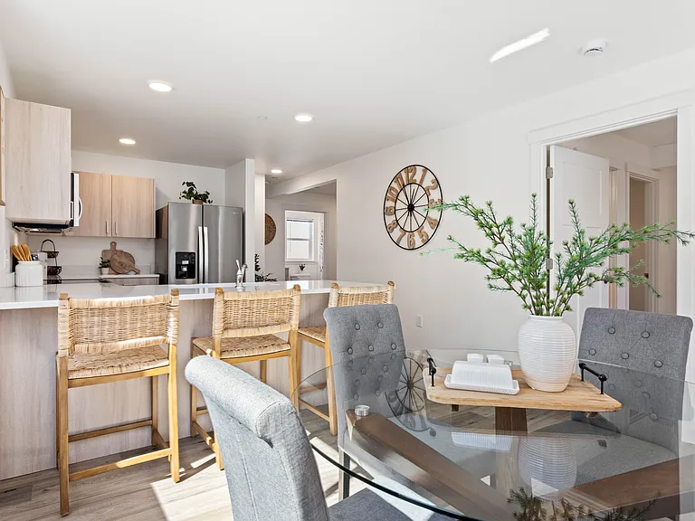665 E Badger Rd — Photo 18