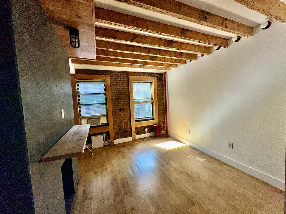 1st image of 40 Horatio St APT 14