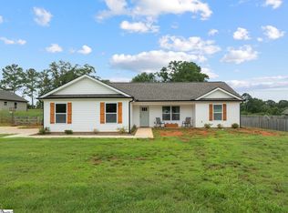 47 Georgia Acres Rd, Gray Court, SC 29645